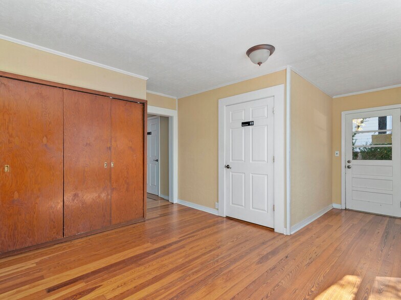 More Photos Of 99 Walnut St, Waynesville Office Residential For Sale