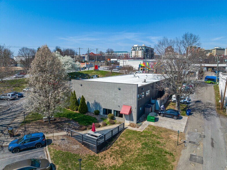 More Photos Of 86 Asheland Ave, Asheville Medical For Lease