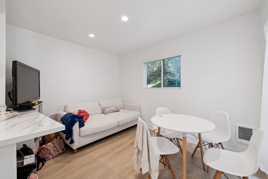 More Photos Of 250 Red Hill Ave, San Anselmo Apartments For Sale