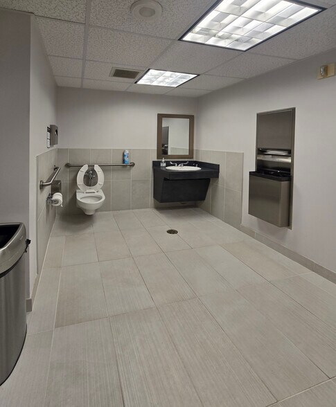 More Photos Of 100 N Central Expy, Richardson Office For Lease