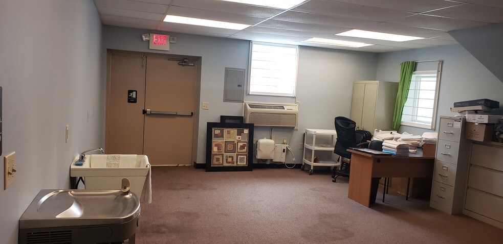 More Photos Of 1416 Union Blvd, Allentown Storefront Retail Office For Lease