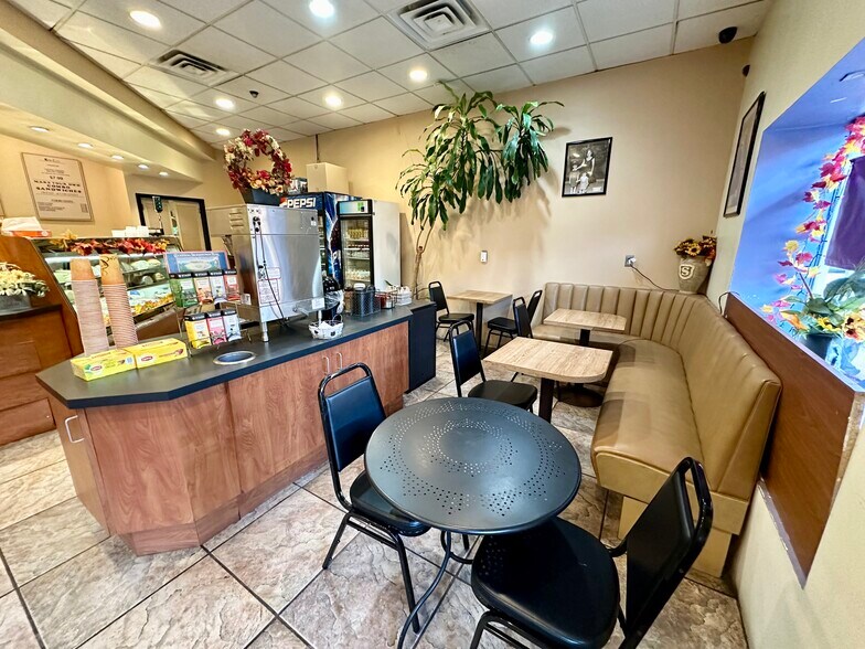 More Photos Of 136-154 Rifle Camp Rd, Woodland Park General Retail For Sale
