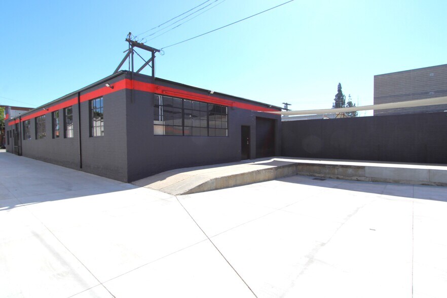 More Photos Of 521 Commercial St, Glendale Warehouse For Lease