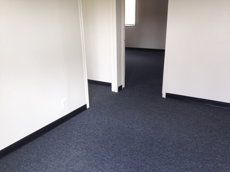 More Photos Of 1120 Chestnut St, Carlin Light Distribution For Sale