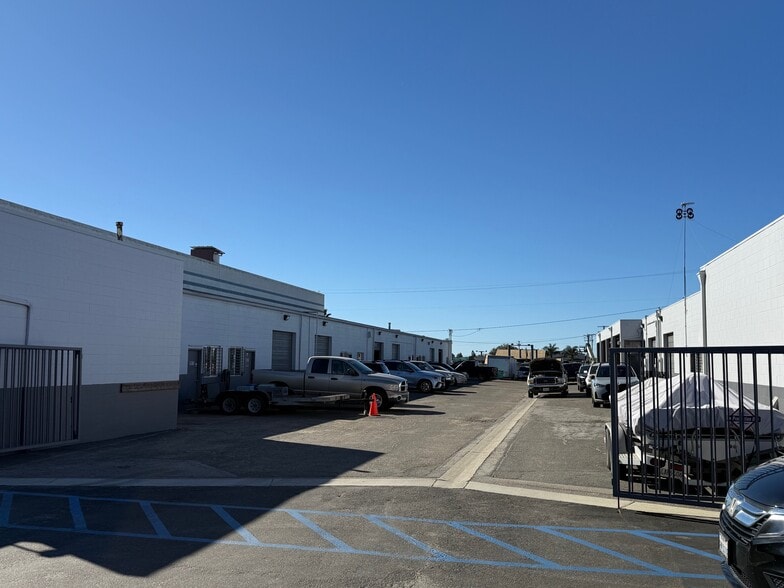 More Photos Of 1551-1575 Los Angeles Ave, Ventura Industrial For Sale
