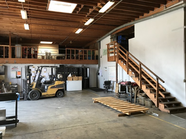 More Photos Of 1083 N Cuyamaca St, El Cajon Manufacturing For Lease