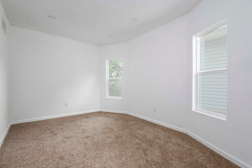 More Photos Of 553 Belmont St, Detroit Apartments For Sale