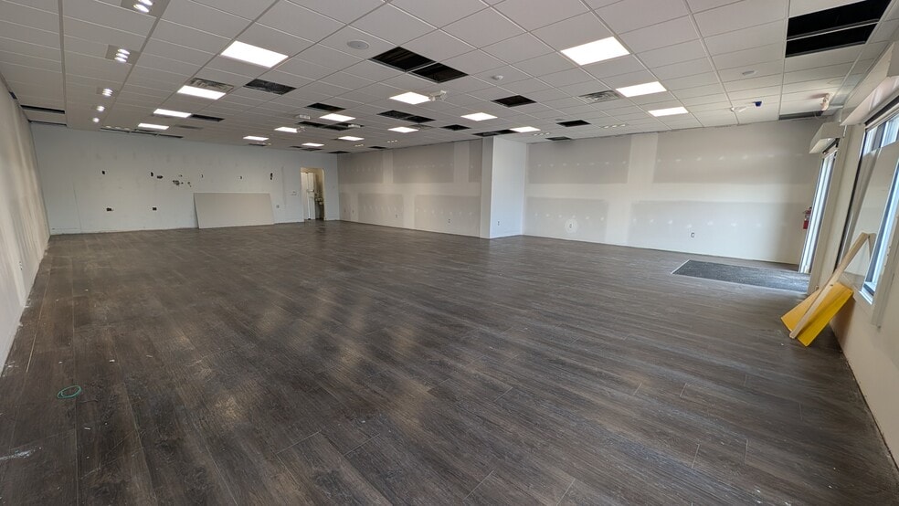 More Photos Of 4615 Grape Rd, Mishawaka Freestanding For Lease