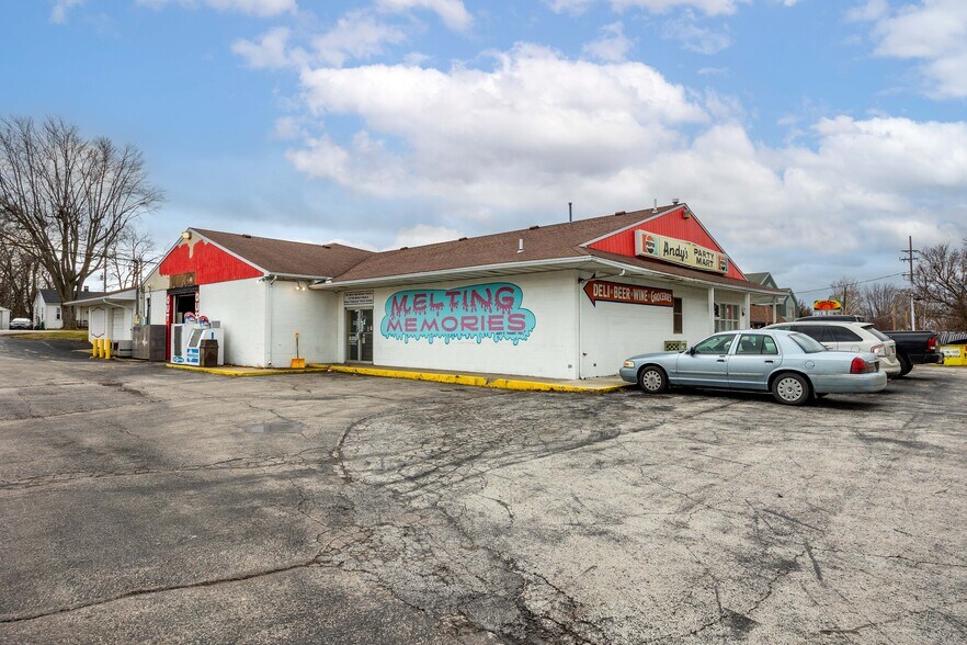 More Photos Of 2048 E Sand Rd, Port Clinton Freestanding For Sale