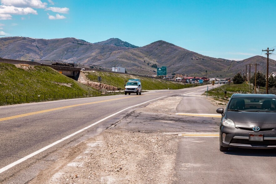 More Photos Of 700 Bitner Rd, Park City Office For Sale