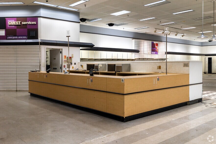 More Photos Of 7011 W Central Ave, Wichita Freestanding For Lease