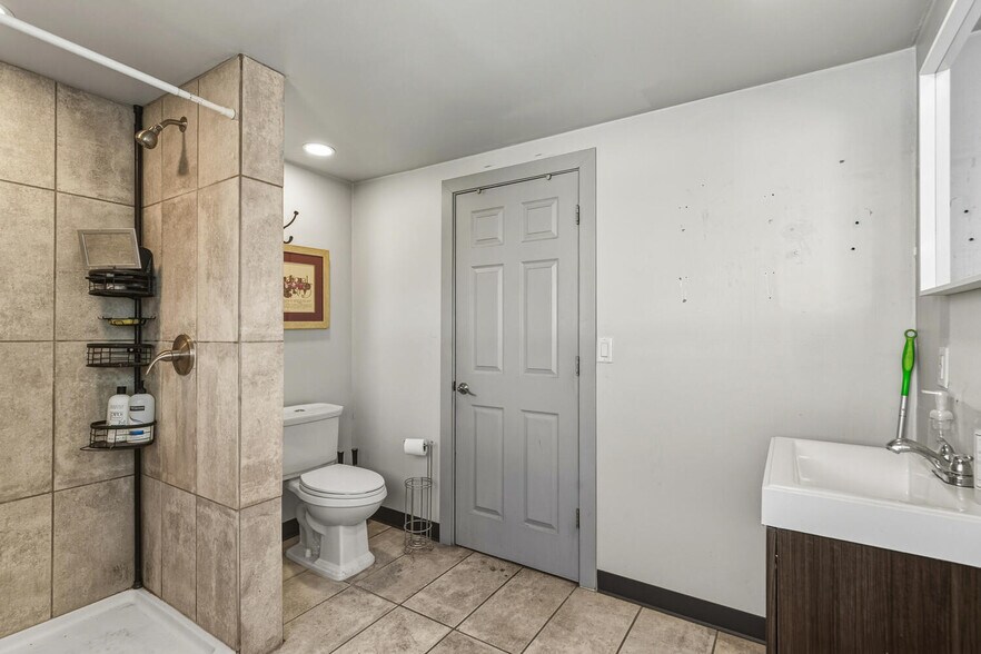 More Photos Of 1559 S Broadway, Denver Storefront Retail Office For Lease