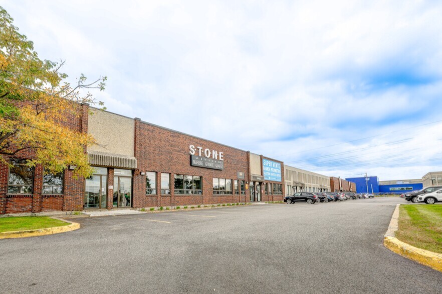 More Photos Of 6434 Rte Transcanadienne, Saint-Laurent Light Distribution For Lease