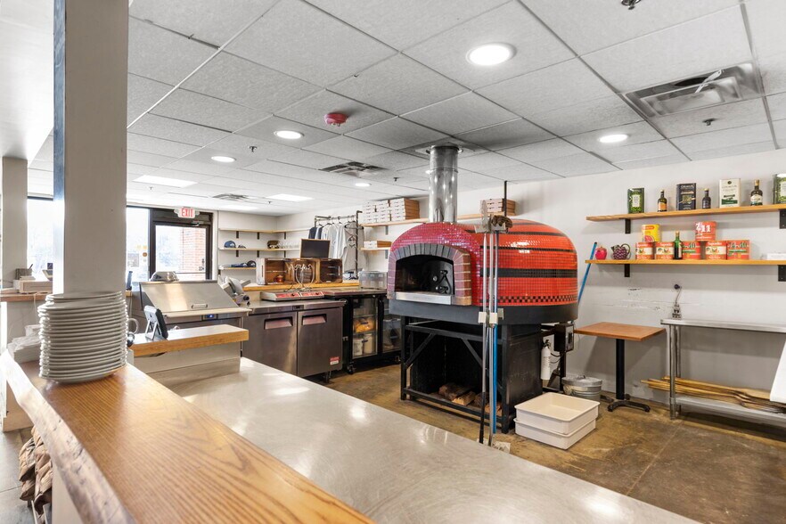 More Photos Of 8 Somersworth Plz, Somersworth Storefront For Sale