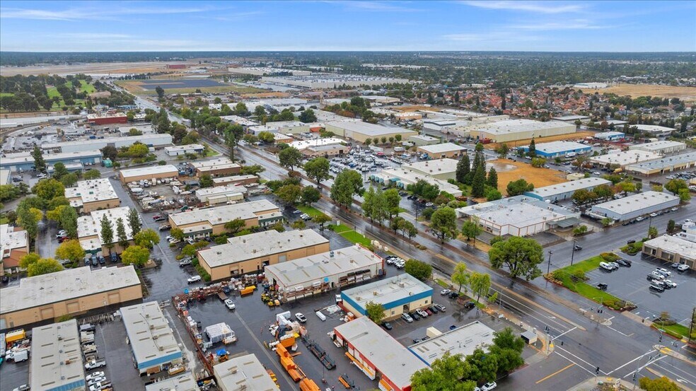 More Photos Of 5750 E Shields #102 ave, Fresno Industrial For Sale