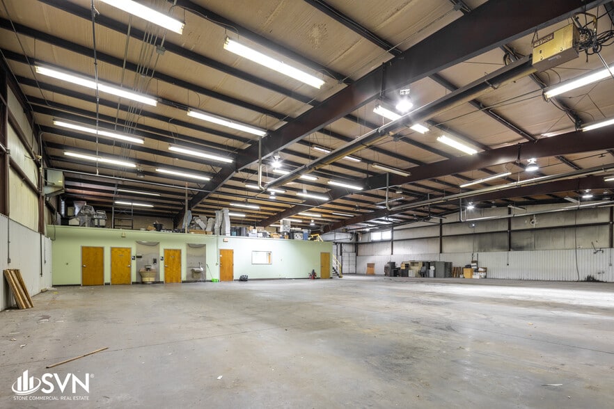 More Photos Of 111 Capital Ct, Nicholasville Industrial For Sale