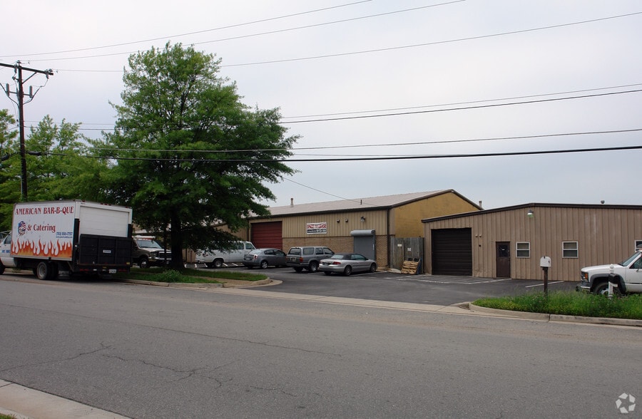 More Photos Of 7226-7230 Lockport Pl, Lorton Warehouse For Lease