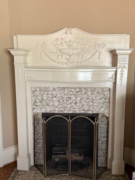 More Photos Of 1201 Griffin St W, Dallas Office For Sale