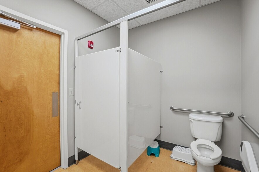 More Photos Of 9685-9725 Dayton Lebanon Pike, Dayton Storefront Retail Office For Lease