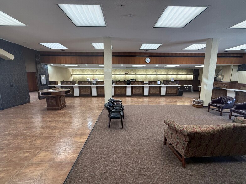 More Photos Of 128 E Commerce St, Aberdeen Storefront For Sale