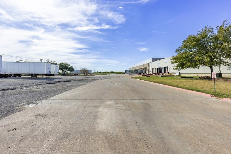 More Photos Of 1001 Ed Rutherford Dr, Greenville Manufacturing For Lease