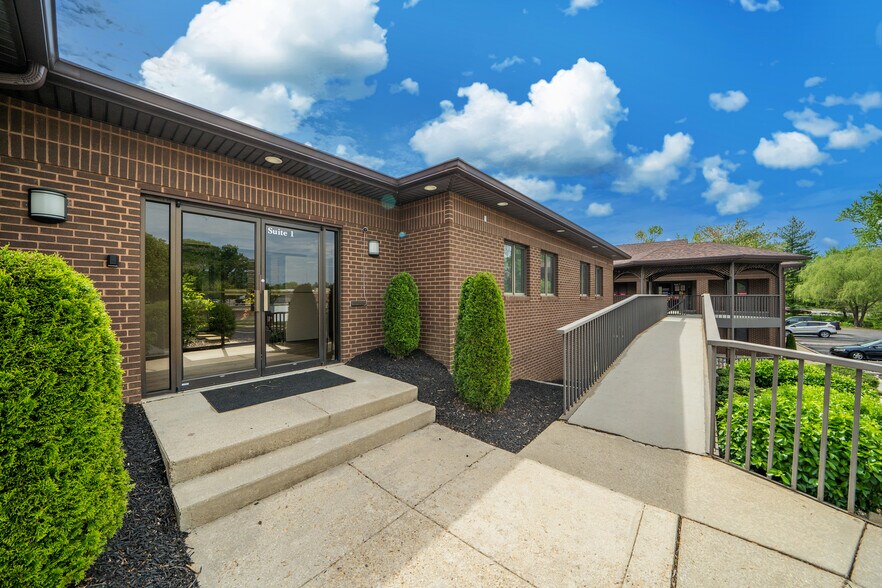 More Photos Of 3825 Leonardtown Rd, Waldorf Office For Lease