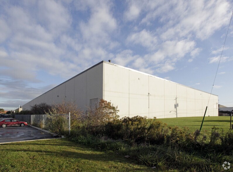 More Photos Of 80 Ormont Dr, Toronto Warehouse For Lease