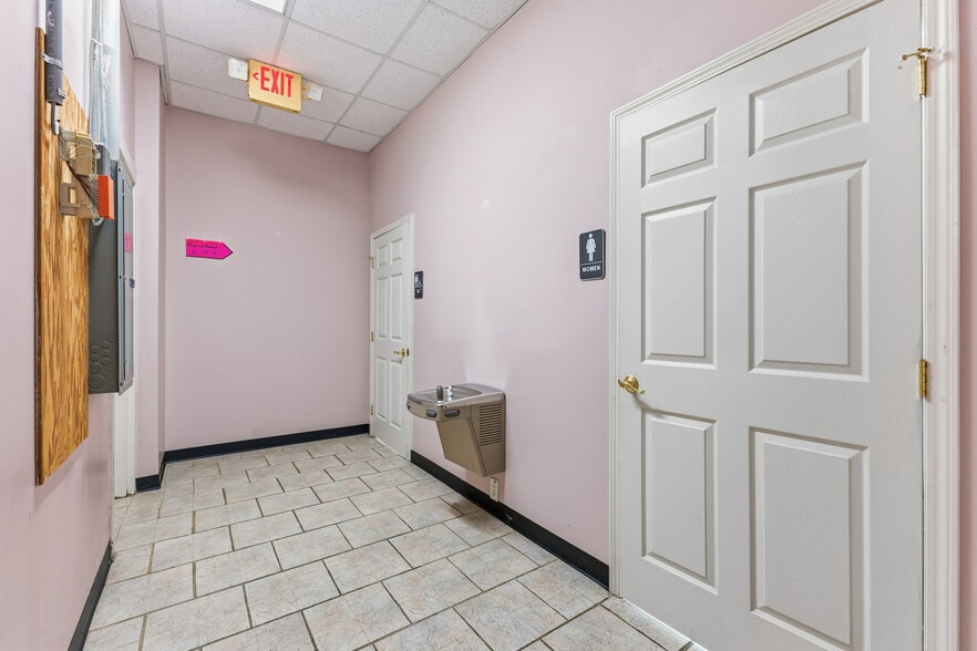 More Photos Of 45 Old Peachtree Rd NE, Suwanee General Retail For Lease