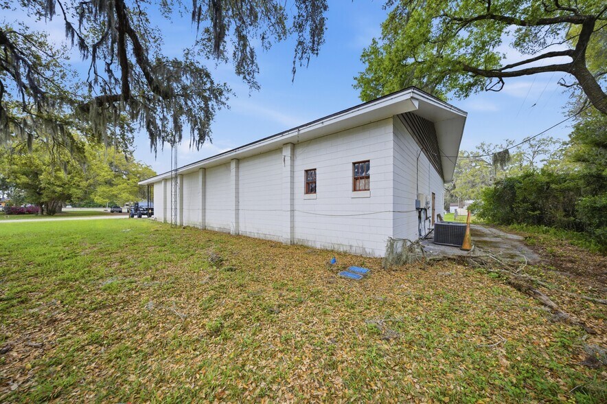 More Photos Of 120 N Main St, Bushnell Office Residential For Sale