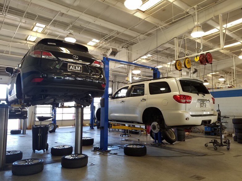More Photos Of 4310 Jonesboro Rd, Union City Auto Repair For Lease