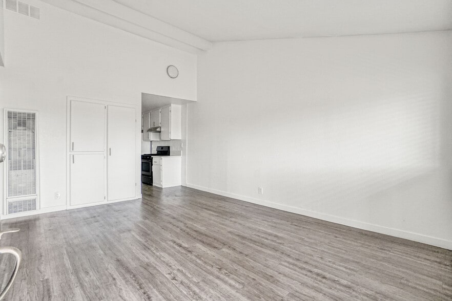 More Photos Of 751 Cerritos Ave, Long Beach Apartments For Sale