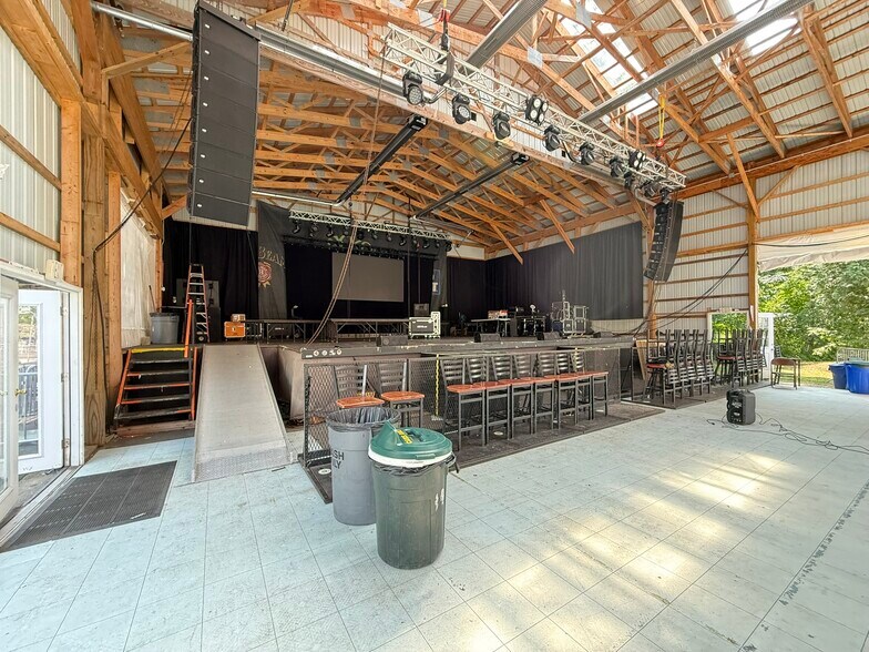 More Photos Of 7240-7286 Oswego Rd, Liverpool Restaurant For Sale