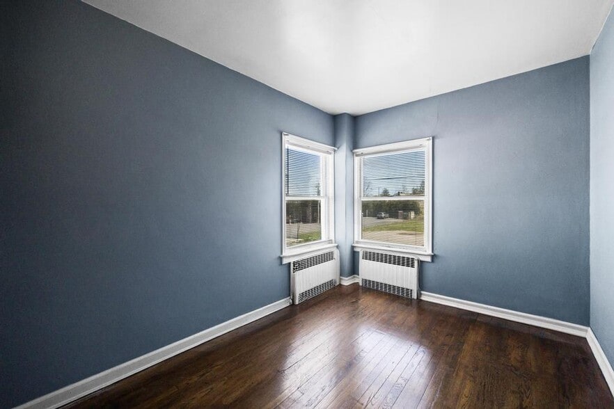 More Photos Of 308 Larkfield Rd, East Northport General Retail For Sale