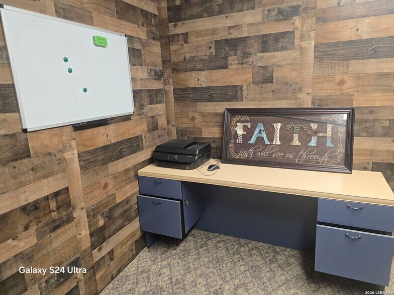 More Photos Of 3815 W Commerce St, San Antonio Coworking Space