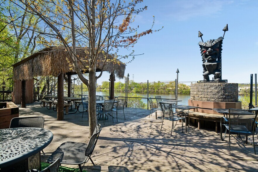 More Photos Of 1900 & 1924 Marshall St NE, Minneapolis Restaurant For Lease