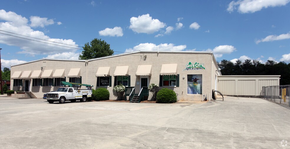 More Photos Of 3702 Old Battleground Rd, Greensboro Office For Lease