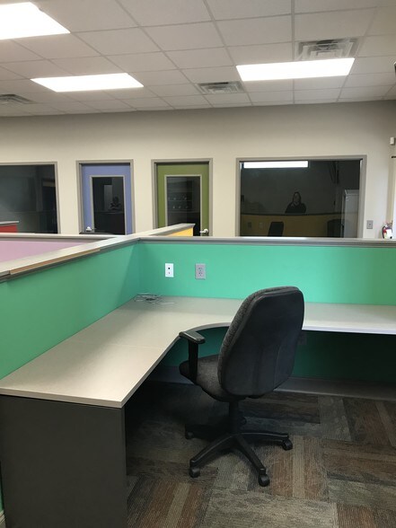 More Photos Of 947 E Main St, Lexington Office For Lease