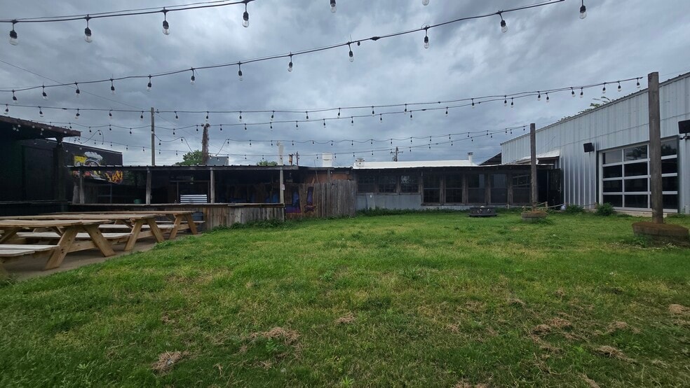 More Photos Of 4021 Acton Hwy, Granbury General Retail For Lease