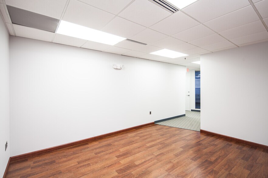 More Photos Of 8605 Westwood Center Dr, Vienna Office For Lease