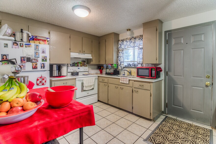 More Photos Of 1305 W King St, Yakima Apartments For Sale