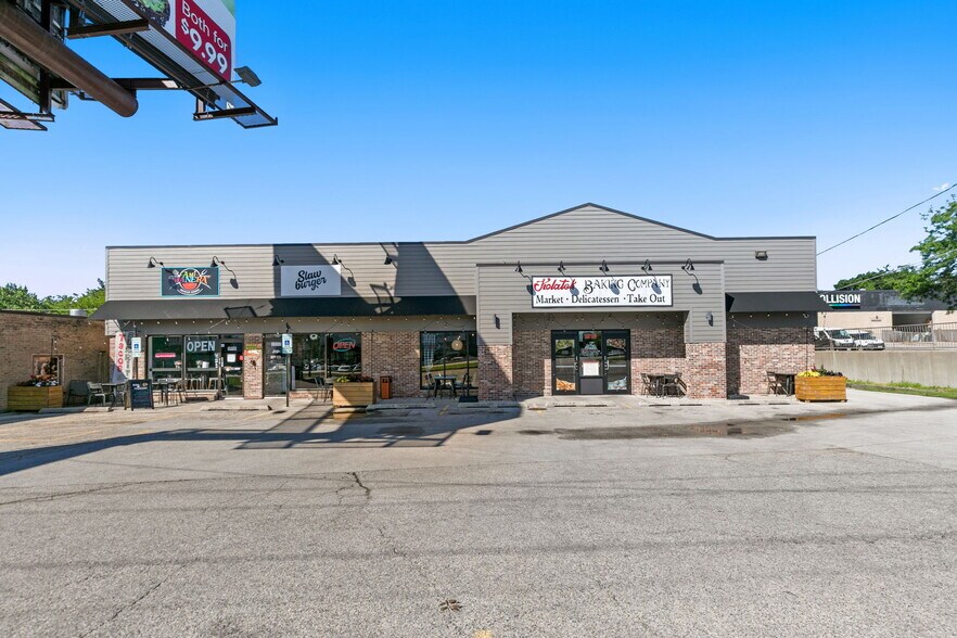 Primary Photo Of 1910-1918 N Rand Rd, Palatine Freestanding For Sale