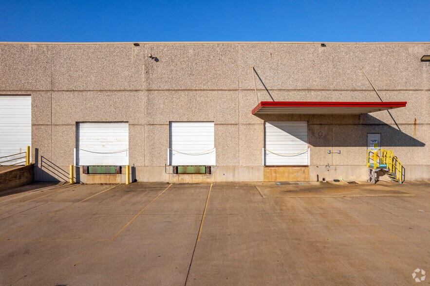 More Photos Of 8300-8310 Eastpoint Dr, Dallas Distribution For Lease