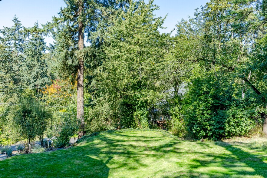 More Photos Of 1820 E 28th Ave, Eugene Multifamily For Sale