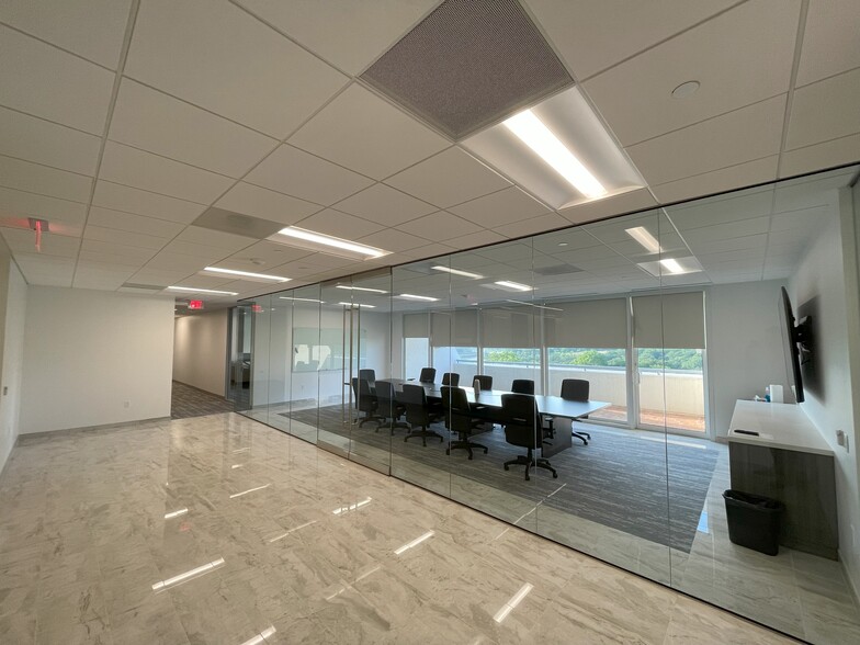 More Photos Of 1301 Solana Blvd, Westlake Unknown For Lease