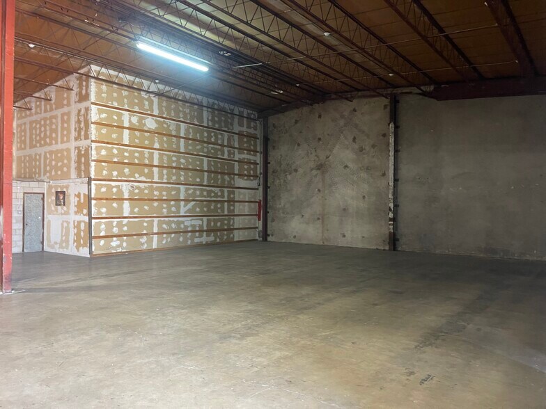 More Photos Of 5401 E Veterans Memorial Blvd, Killeen Warehouse For Lease