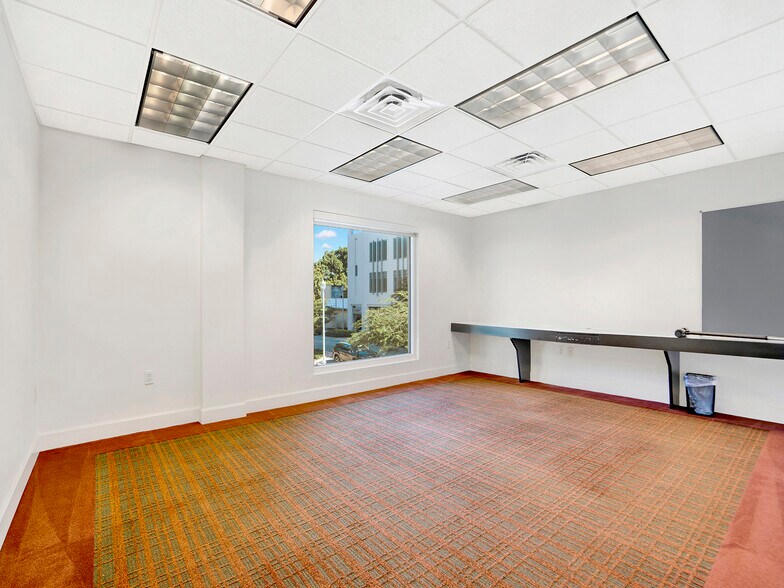 More Photos Of 4070 Laguna St, Coral Gables Medical For Lease