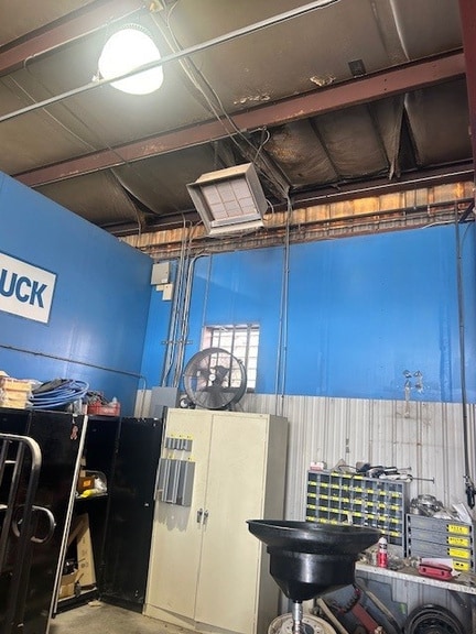 More Photos Of 4620 Virginia Ave, Kansas City Warehouse For Sale