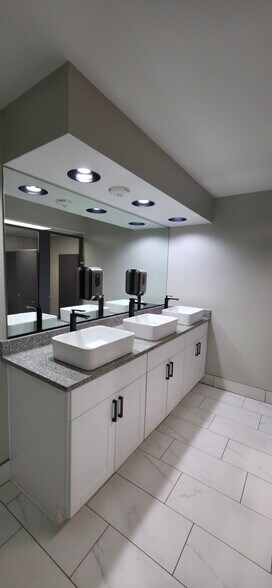 More Photos Of 6767 S Spruce St, Englewood Medical For Sale