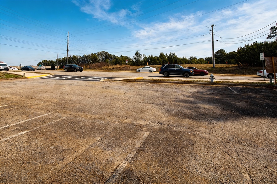 More Photos Of 706 Collins Hill Rd, Lawrenceville Office For Sale