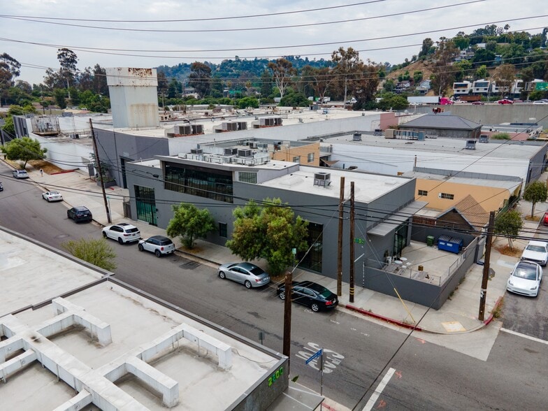 Primary Photo Of 2352 Ripple St, Los Angeles Loft Creative Space For Sale